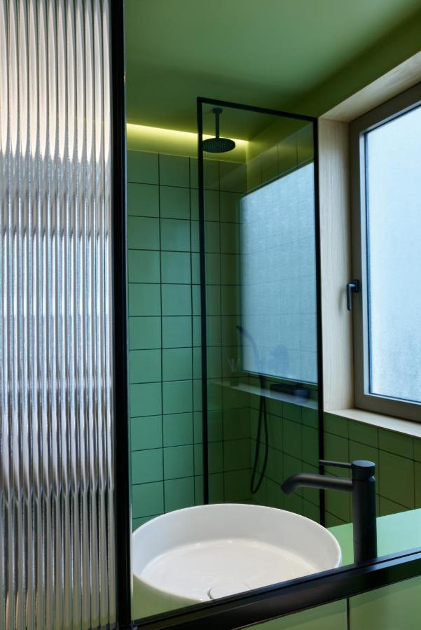 Dwell - Elegant City Stay Atenas Exterior foto